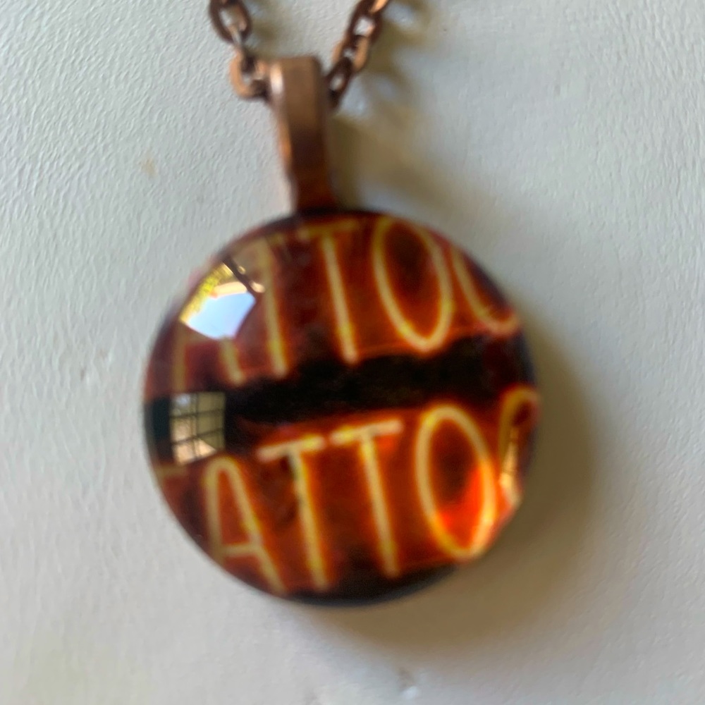 Necklace neon Tattoo